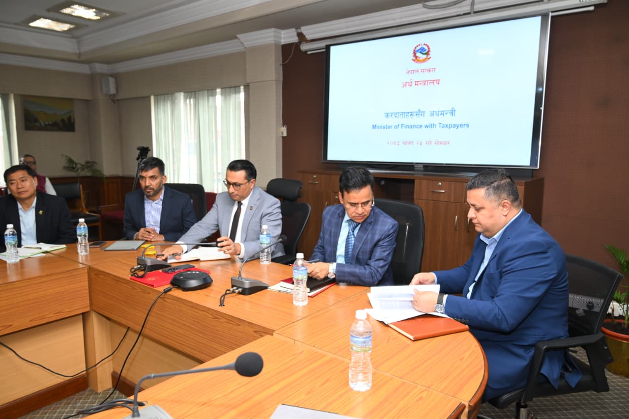 २० ठूला कम्पनीसँग अर्थमन्त्री वाग्ले : ‘नेपालमा थप लगानी र उद्योग विस्तार गर्नुहोस्’